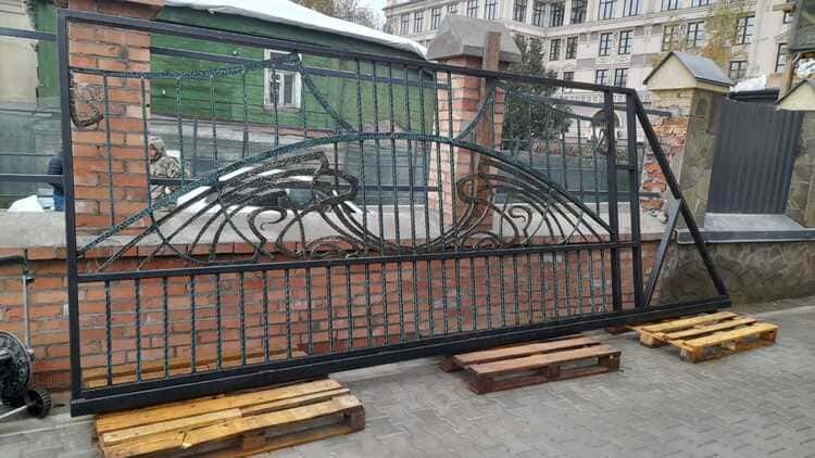 Секционные ворота Куровское